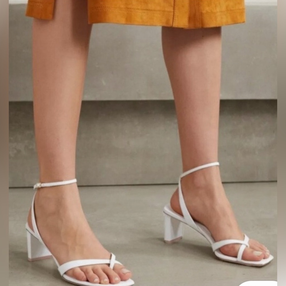 $575 ALEXANDRE BIRMAN NELLY STRAPPY WHITE SANDAL SIZE 41 square toe ankle wrap
